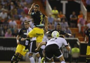 1-0. Mustafi anotó el primer tanto.