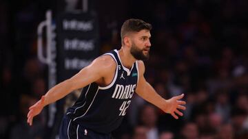 Maxi Kleber (Dallas Mavericks) ante los New York Knicks en el Madison Square Garden