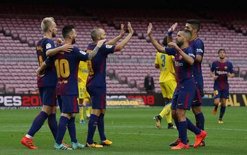 Los jugadores celebran el 3-0 de Messi. 