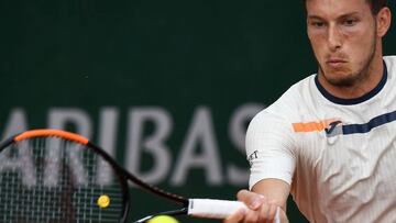 Carreño arrasa a De Miñaur y Carballés roza la remontada