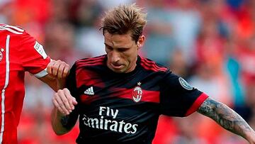 Lucas Biglia durante un partido con el Milan.