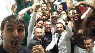 El Unicaja celebra su pase a las semifinales de la Eurocup.