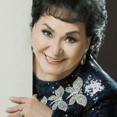 Famosos reaccionan al estado de salud de Carmen Salinas
