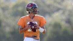 TAMPA, FL - AUGUST 07: Tampa Bay Buccaneers quarterback Tom Brady (12) looks for an open receiver during the Tampa Bay Buccaneers Training Camp on August 07, 2022 at the AdventHealth Training Center at One Buccaneer Place in Tampa, Florida. (Photo by Cliff Welch/Icon Sportswire via Getty Images)