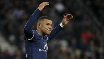 "Est¨¢n muy nerviosos con Mbapp¨¦, y m¨¢s con la portada de L'Equipe"