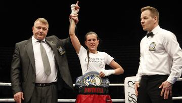 Joana Pastrana, primera campeona de Europa del peso m&iacute;nimo de la historia.