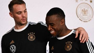 Neuer y Moukoko.