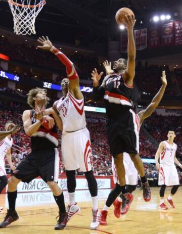 Un coloso: LaMarcus Aldridge firmó la mejor actuación del arranque de playoffs con unos números que hasta ahora sólo habían alcanzado Howard y el mítico Olajuwon.