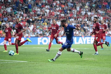 Liverpool y Chelsea se enfrentaron en la Supercopa de Europa. En el tiempo reglamentario igualaron a un gol con anotaciones de Mané y Giroud. En el extra tiempo los 'reds' se fueron adelante con una nueva anotación del senegalés, pero Jorginho empató después de unos minutos. En la definición desde el punto penal los de Klopp celebraron al vencer a su rival (5-4).  