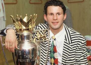 Ryan Giggs | Manchester United: Llega al equipo juvenil en 1987, debuta en 1990 y no se mueve más del equipo hasta el 2014 con 40 años. El más ganador de la lista: 13 Premier League, cuatro FA Cup, tres Copas de la Liga, nueve Community Shield, dos Champions League, una Supercopa de Europa, una Intercontinental, un Mundial de Clubes.