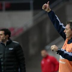 Kudelka es el décimo técnico que debuta con goleada en la U