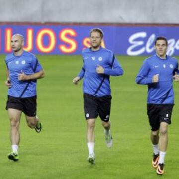 El Slovan se entrenó ayer en el Sánchez-Pizjuán.