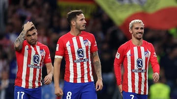 Soccer Football - LaLiga - Atletico Madrid v Real Madrid - Metropolitano, Madrid, Spain - September 24, 2023 Atletico Madrid's Javi Galan, Saul and Antoine Griezmann celebrate after the match REUTERS/Isabel Infantes