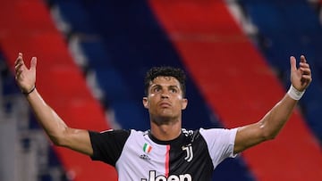 Soccer Football - Serie A - Cagliari v Juventus - Sardegna Arena, Cagliari, Italy - July 29, 2020 Juventus' Cristiano Ronaldo reacts, as play resumes behind closed doors following the outbreak of the coronavirus disease (COVID-19) REUTERS/Alberto L