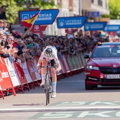 La ‘cántabra’ Van Vleuten pone La Vuelta patas arriba