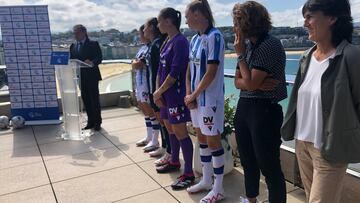 Aperribay en la presentación del nuevo patrocinio con la Bahía de la Concha de fondo.