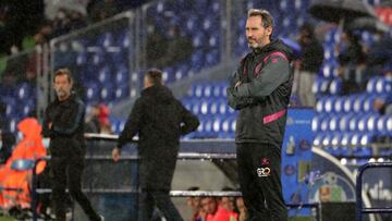 Quique S&aacute;nchez Flores y Vicente Moreno, entrenadores de Getafe y Espanyol.