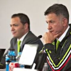 Juan Carlos Osorio visitará primero al Chicharito