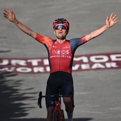 Recital de Pidcock en la Strade Bianche al estilo Pogacar