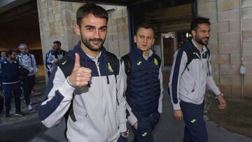 Con Pato rumbo a China, Sansone y Soldado lesionados y Bakambu volviendo, el Villarreal lo fiará todo a Adrián es un viejo conocido del Submarino. Ayer aterrizó en Sevilla.