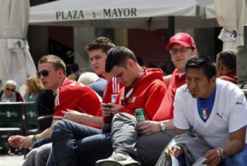 Los seguidores del Bayern Munich toman Madrid para animar a su equipo en el partido de ida de las semifinales de la Champions League que se disputará hoy en el Santiago Bernabéu.