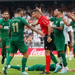 El Elche flipa con la actuación de Pulido Santana