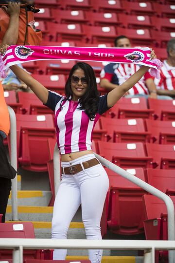 Los aficionados ya calientan el previo a la Final del Clausura 2017 que se disputará en el Estadio Chivas