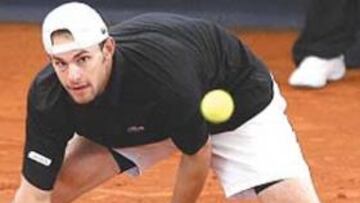 <b>CAYÓ RODDICK. </b>El estadounidense sigue desacertado en los torneos sobre tierra batida.