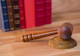 La despiden tras 22 años limpiando, reclama 28.500 euros y la Justicia toma cartas en el asunto: despido procedente sin indemnización