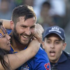 Aficionada que abrazó a Gignac ni sabía quién era el francés