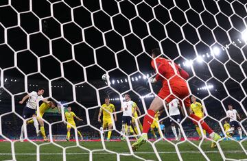 Maguire marcó al inicio de la segunda parte el 0-2.