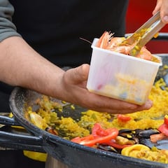 La paella que causa furor en supermercados de Australia cae en manos de un nutricionista español, revisa los ingredientes y se queda sin palabras
