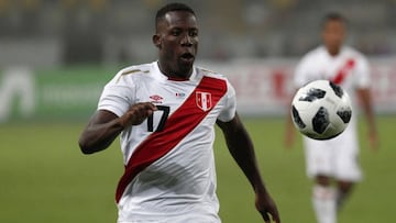 El Rayo Vallecano anuncia la llegada del lateral peruano Luis Adv&iacute;ncula.