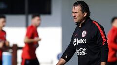 Pizzi entrega prenómina de la Roja para Copa Centenario