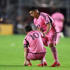 Has Lionel Messi ever played on artificial turf?