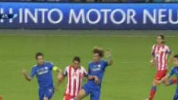Captura del penalti de David Luiz a Koke.