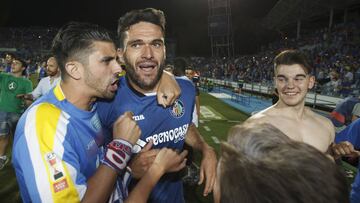 Jorge Molina, agasajado tras la consecución del ascenso en 2017.