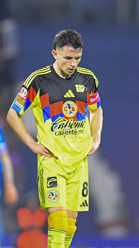 Alvaro Fidalgo of America during the 13th round match between Cruz Azul and America as part of the Liga BBVA MX, Torneo Apertura 2025 at Olimpico Universitario Stadium, on October 18, 2025 in Mexico City, Mexico.