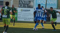 Uche Agbo, durante una jugadad el partido ante el Guijuelo.