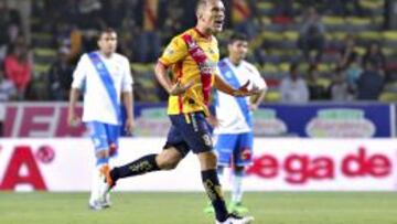 Monarcas venció 2-0 a Puebla con goles de Rodríguez y Zárate.
