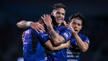 Facundo Almada celebrates his goal 1-0 with Luis Amarilla and Bryan Colula of Mazatlan during the 3rd round match between Mazatlan FC and Toluca as part of the Liga BBVA MX, Torneo Clausura 2025 at El Encanto Stadium, on January 24, 2025 in Mazatlan, Sinaloa, Mexico.