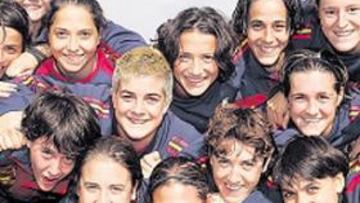 <b>UNA PIÑA. </b>Las chicas de Nacho Quereda son un grupo compacto y compenetrado en el campo.