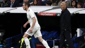 Gareth Bale junto a Zidane.