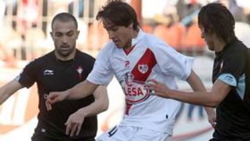 <b>VIGILADO. </b>Trejo, rodeado de adversarios, en el partido ante el Celta.