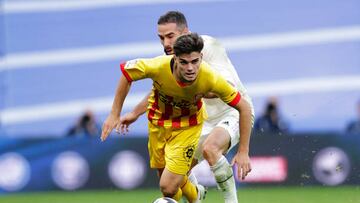 Miguel Gutiérrez se marcha de Carvajal en una acción del Real Madrid-Girona del pasado domingo.