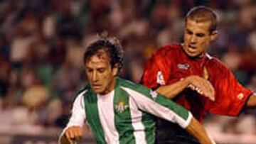 <b>REGRESO.</B> Alfonso ha vuelto a jugar en el Ruiz de Lopera con la camiseta del Betis.