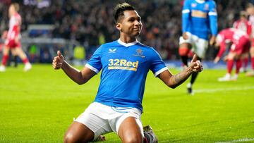 Van Bronckhorst respalda a Alfredo Morelos para la Selección