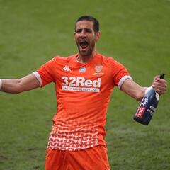 El Elche hace oficial el fichaje de Kiko Casilla