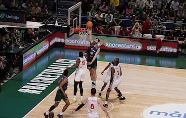 Los Tyson golpean al Galatasaray