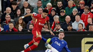 Luis Díaz y una asistencia de lujo ante Everton